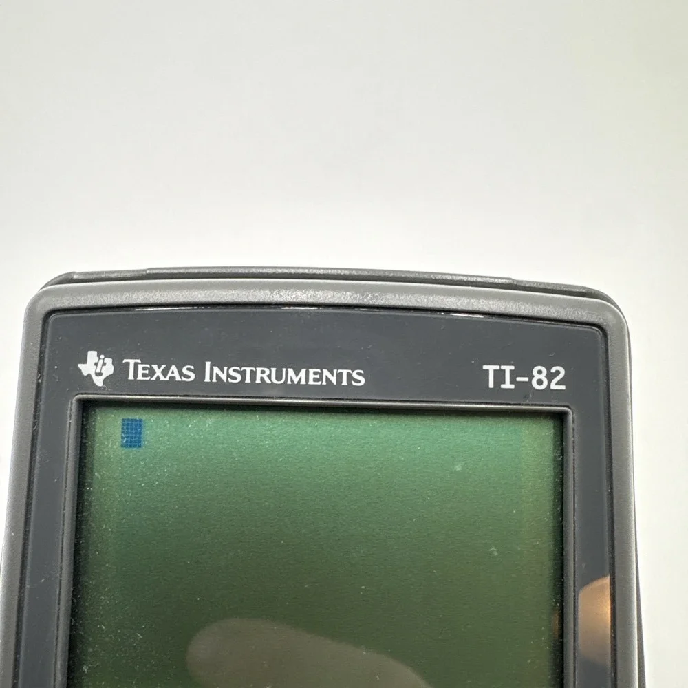 Texas Instruments TI-82 Graphing Calculator Works